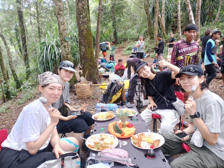 Rinjani Trekking View1
